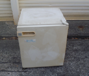 リサイクルサイコロ型の1ドア冷蔵庫