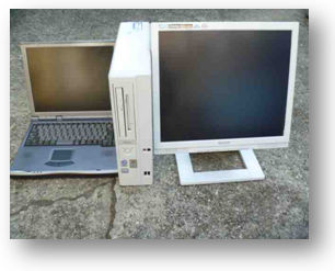 パソコン本体と液晶モニター