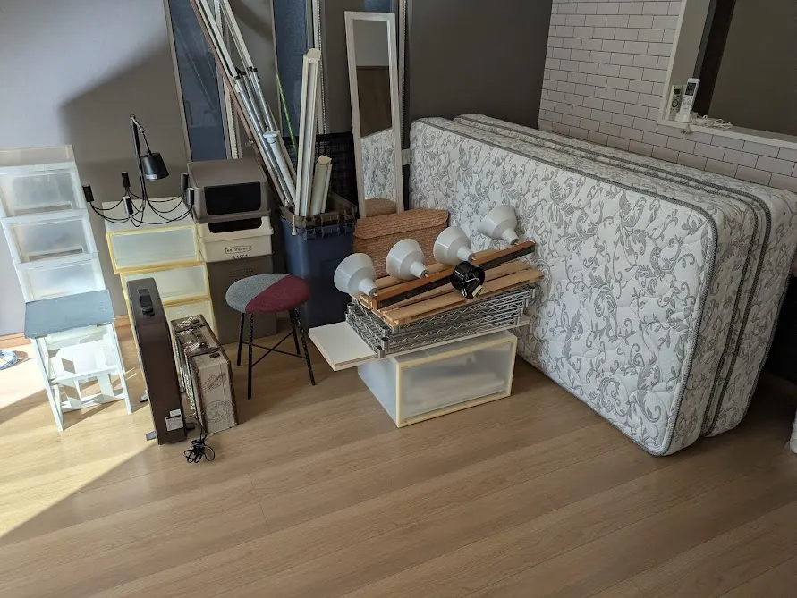 堺市東区でマットレス2枚・衣装ケース・小型家電など不用品をまとめて回収準備